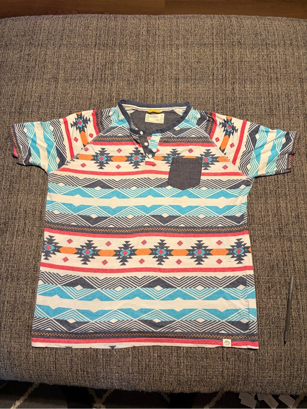 Free Planet Men’s Large Aztec Pocket Tshirt